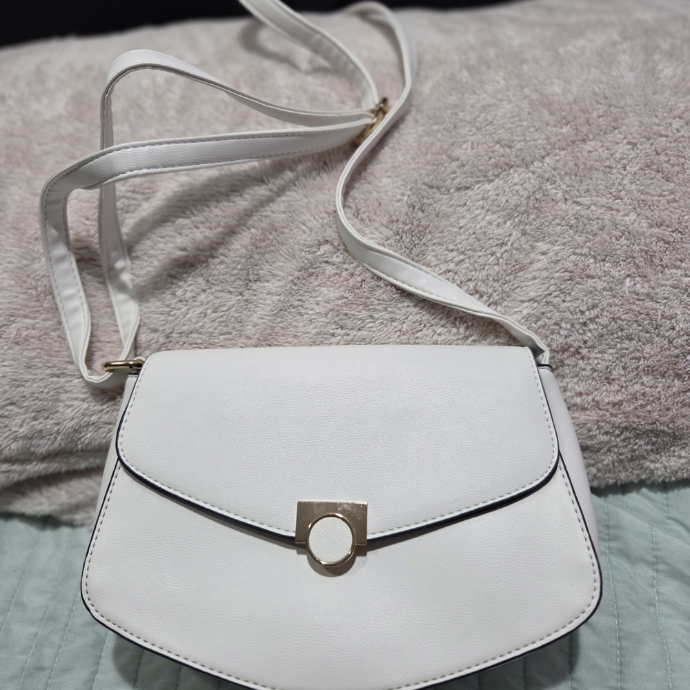 Elegant White Shoulder Bag